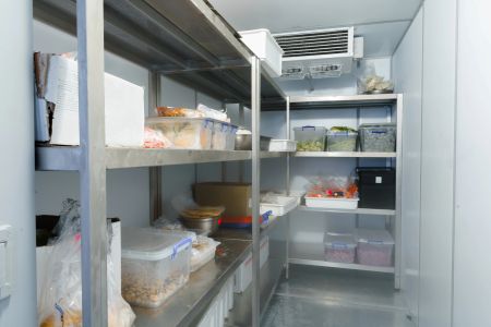 Reach in vs walk in refrigeration common failure points and repair priorities